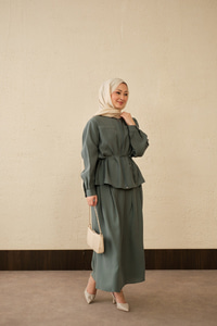 Çift Cep Görünümlü Bel Bağlamalı Etekli Takım Yeşil