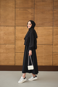 Çift Cep Görünümlü Fermuarlı Etekli Takım Siyah