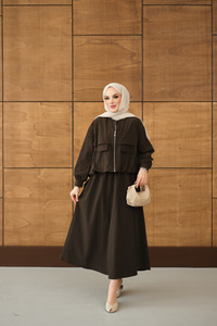 Çift Cep Görünümlü Fermuarlı Etekli Takım Kahverengi