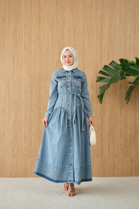 Çift Cepli Bel Büzgü Ve Dikiş Detay Boydan Düğmeli Kot Elbise Buz Mavi