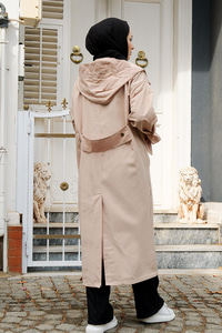 Çift Cepli Çıt Çıt Detay Kapüşonlu Trençkot Bej