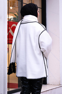 Çift Cepli Dikiş Detay Atkılı Hırka Beyaz