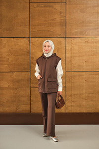 Çift Cepli Kapüşonlu Yelekli Takım Kahverengi