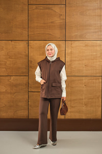 Çift Cepli Kapüşonlu Yelekli Takım Kahverengi