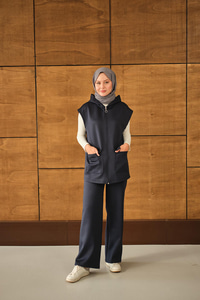 Çift Cepli Kapüşonlu Yelekli Takım Lacivert