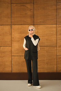 Çift Cepli Kapüşonlu Yelekli Takım Siyah