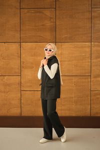 Çift Cepli Kapüşonlu Yelekli Takım Siyah