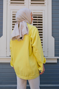 CIFT CEPLI TAS AKSESUARLI CEKET Sarı