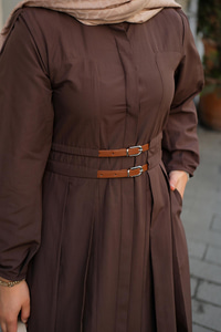Çift Kemer Bağlamalı Elbise Kahverengi