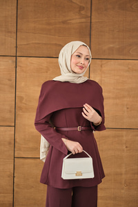 Çıkarılabilir Pelerin Detaylı Takım Bordo