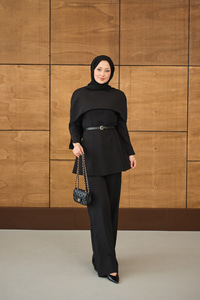 Çıkarılabilir Pelerin Detaylı Takım Siyah