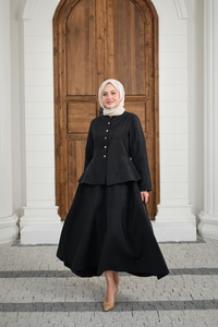 Çıtçıtlı Dikiş Detay Etekli Takım Siyah