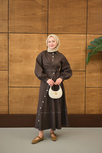 Çıtçıtlı Dikiş İz Detay Yandan Bağlamalı Kot Elbise Kahverengi