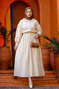 Çizgi Detay Gömlekli Takım Krem