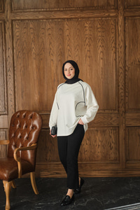 Çizgi Detay Tunik Beyaz