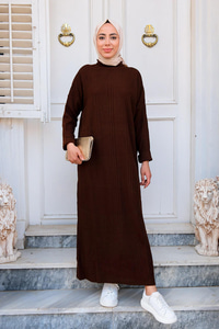 CIZGI DETAYLI TRIKO ELBISE KAHVERENGI