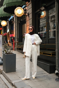 Çizgi Kemerli Loose Pantolon Beyaz