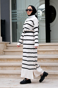 Çizgili Balıkçı Yaka Triko Elbise Beyaz