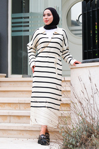 Çizgili Bel Bağlamalı Triko Elbise Beyaz-Siyah