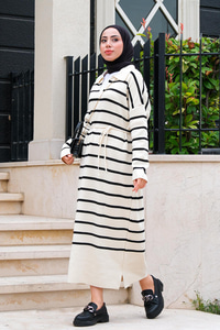Çizgili Bel Bağlamalı Triko Elbise Beyaz-Siyah