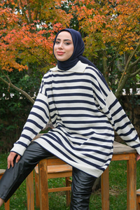 Çizgili Boğazlı Triko Kazak Lacivert