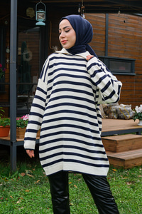 Çizgili Boğazlı Triko Kazak Lacivert