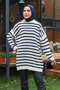 Çizgili Boğazlı Triko Kazak Lacivert