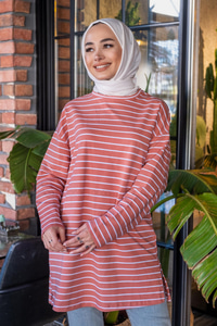 Uygun Fiyatlı CIZGILI YAN YIRTMACLI TUNIK PUDRA | Loccomoda.com 