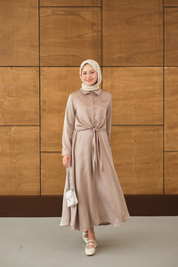 Çoban Düğmeli Kraş Bağlamalı Kendinden Desenli Etekli Takım Bej