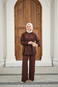 Çoban Düğmeli Pantolonlu Pilise Detay Takım Kahverengi