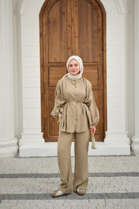 Çoban Düğmeli Pantolonlu Pilise Detay Takım Krem