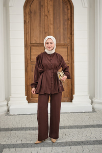 Çoban Düğmeli Pantolonlu Pilise Detay Takım Kahverengi