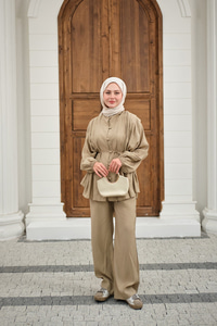 Çoban Düğmeli Pantolonlu Pilise Detay Takım Krem