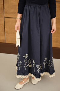Dantel Ve Çiçek Nakışlı Etek Lacivert