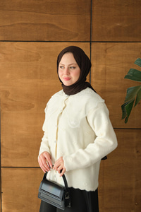 Dantel Yaka Püsküllü Hırka Ekru