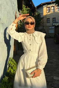 Dantelli Bebe Yaka Elbise Ekru