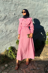 Dantelli Bebe Yaka Elbise Pembe