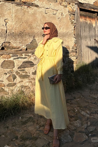 Dantelli Bebe Yaka Elbise Sarı