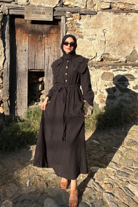 Dantelli Bebe Yaka Elbise Siyah