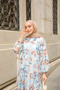 Defne Çiçeği Desenli Elbise Mavi