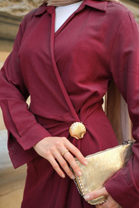 Deniz Kabuğu Broşlu Elbise Bordo