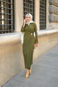 Deniz Kabuğu Broşlu Elbise Koyu Yeşil