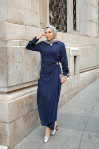 Deniz Kabuğu Broşlu Elbise Lacivert