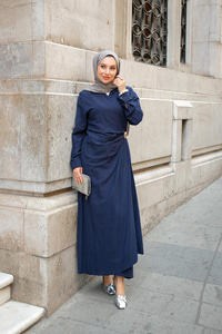 Deniz Kabuğu Broşlu Elbise Lacivert