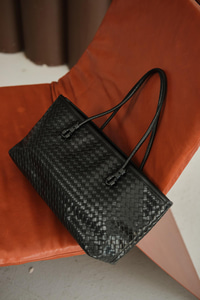 Deri Detay İşlemeli Çanta Siyah