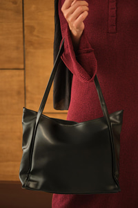 Deri Görünümlü Çanta Siyah