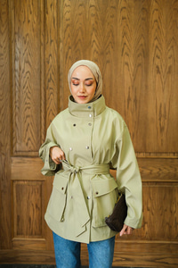 Deri Görünümlü Kısa Trenç Açık Yeşil