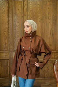 Deri Görünümlü Kısa Trenç Taba