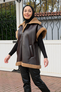 Deri Görünümlü Kürklü Yelek Acı Kahve