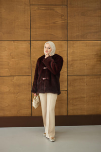 Deri Kemer Tüylü Uzun Kaban Bordo